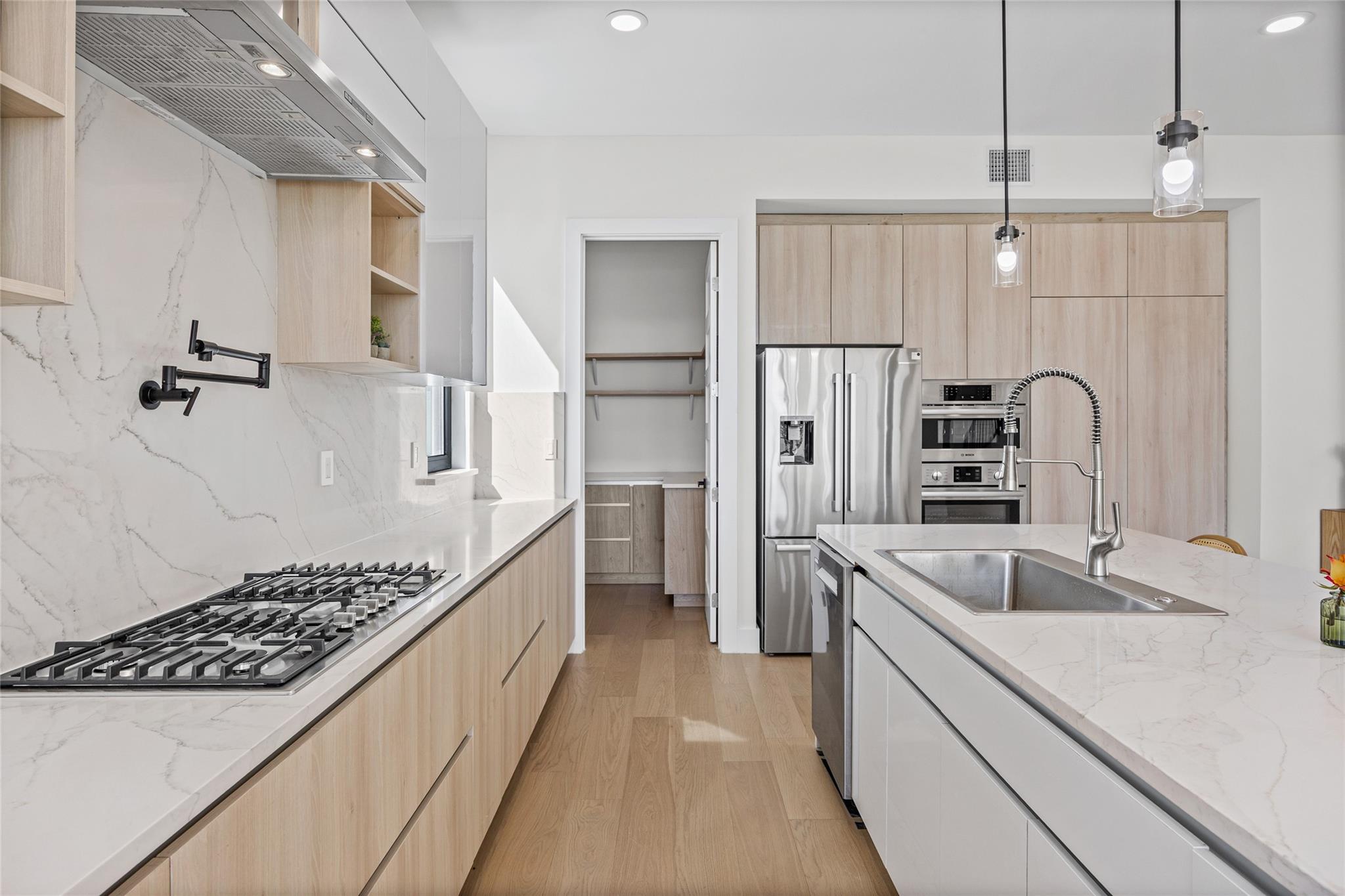 1020 Mountain Leather Dr, Horseshoe Bay, TX 78657