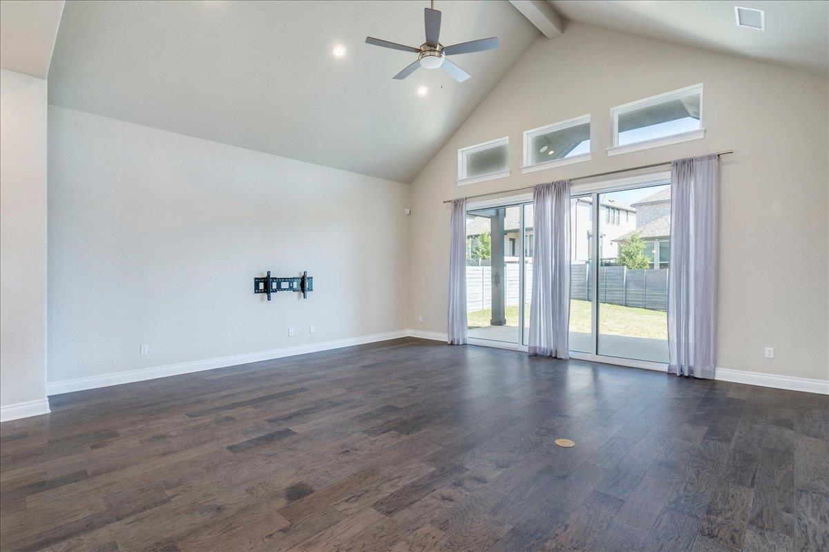 1533 Jay Wolf Dr, Georgetown, TX 78628