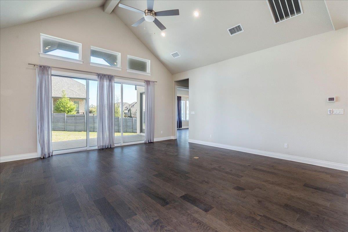 1533 Jay Wolf Dr, Georgetown, TX 78628