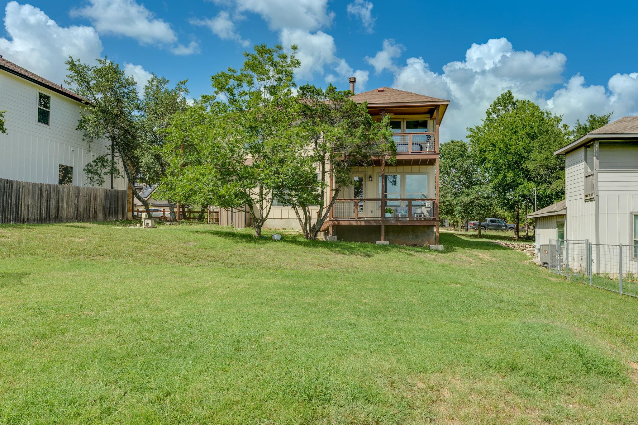 17517 Panorama Dr, Dripping Springs, TX 78620