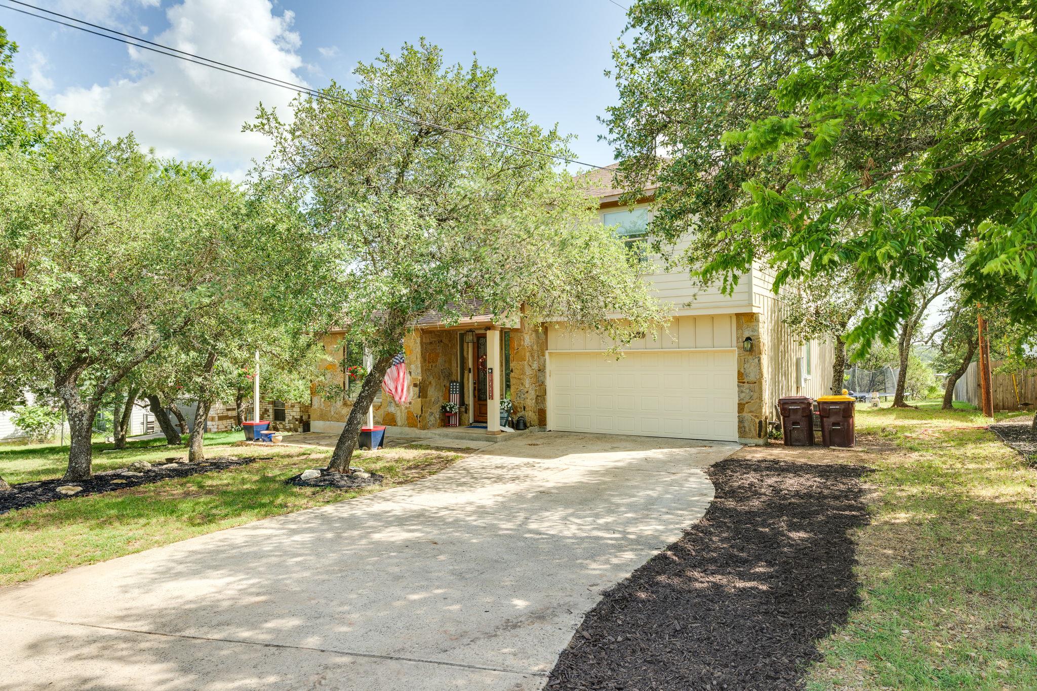 17517 Panorama Dr, Dripping Springs, TX 78620