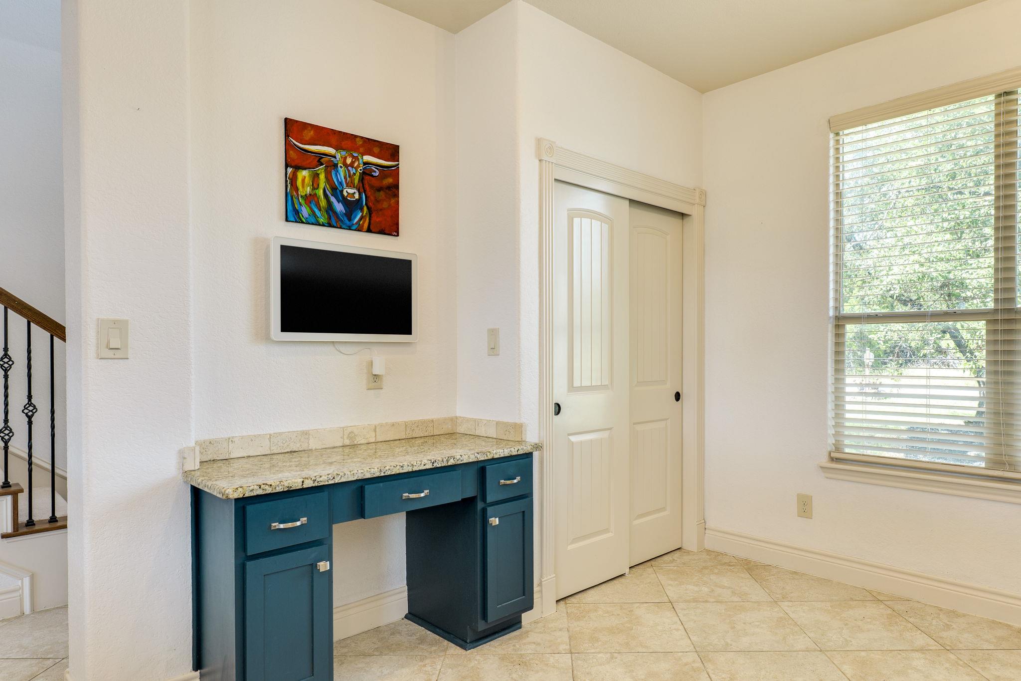 17517 Panorama Dr, Dripping Springs, TX 78620