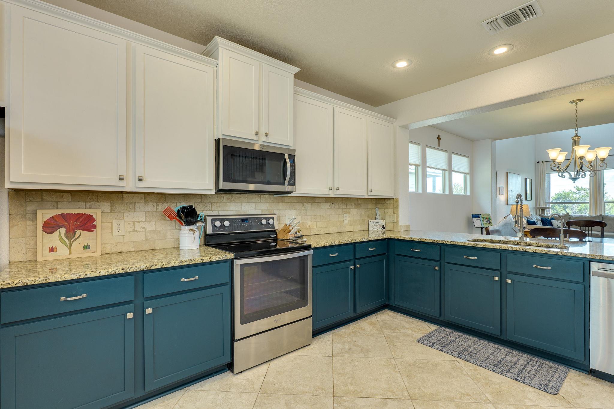 17517 Panorama Dr, Dripping Springs, TX 78620