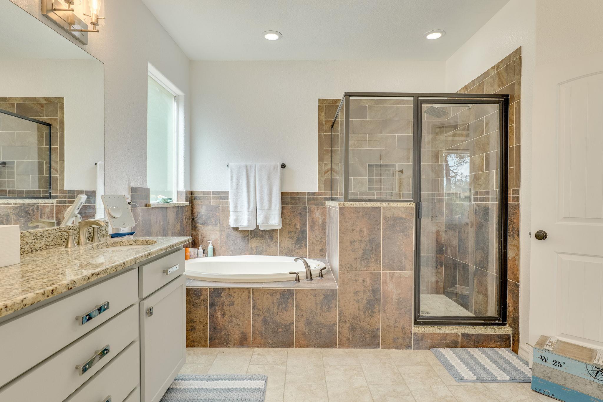 17517 Panorama Dr, Dripping Springs, TX 78620