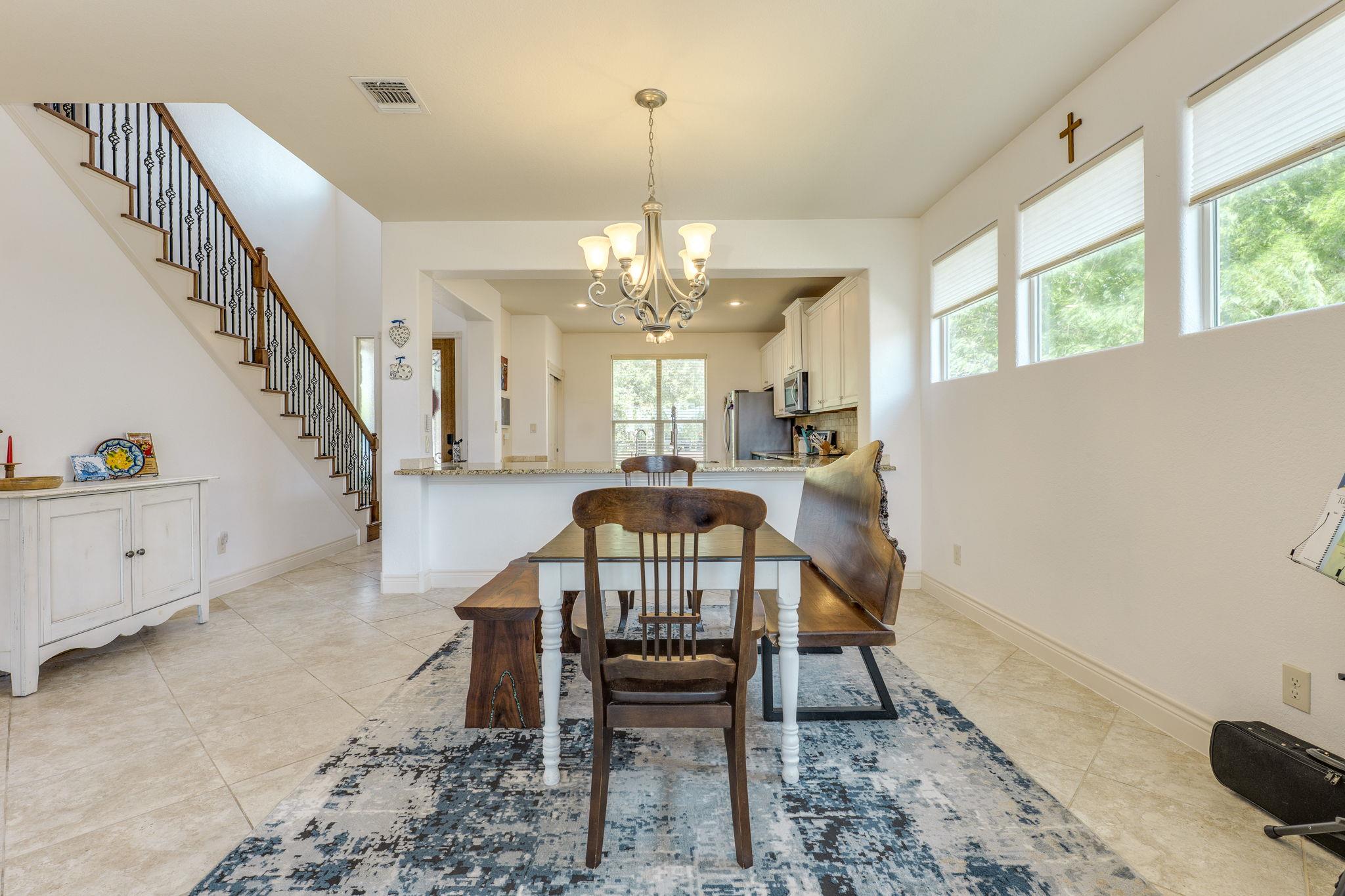 17517 Panorama Dr, Dripping Springs, TX 78620