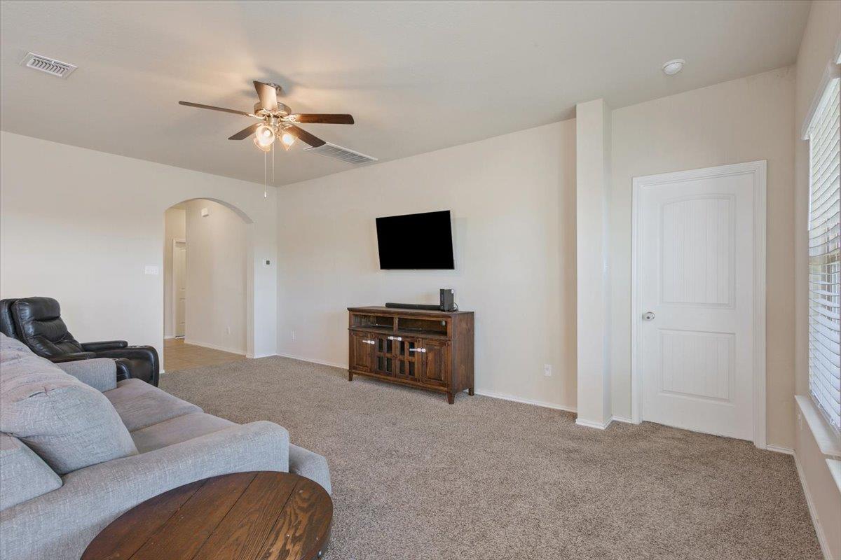 829 Ibis Falls Loop, Jarrell, TX 76537