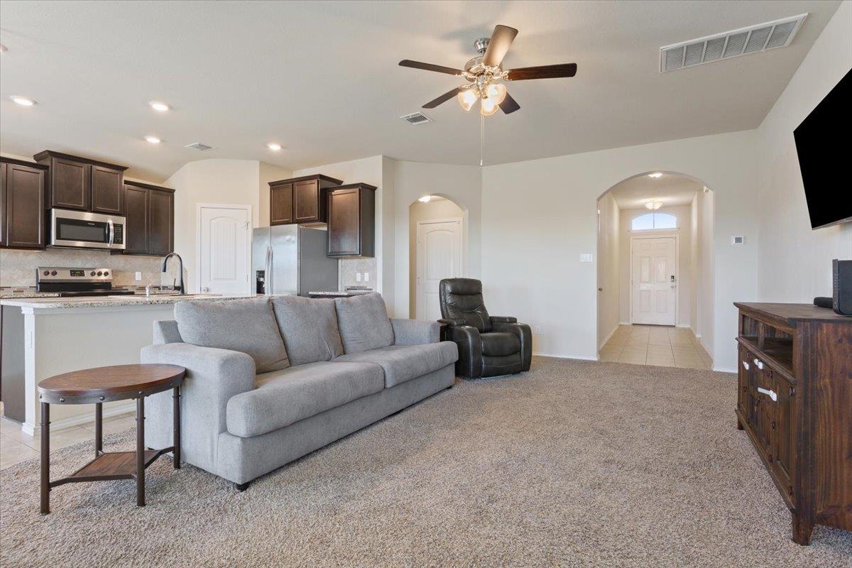 829 Ibis Falls Loop, Jarrell, TX 76537