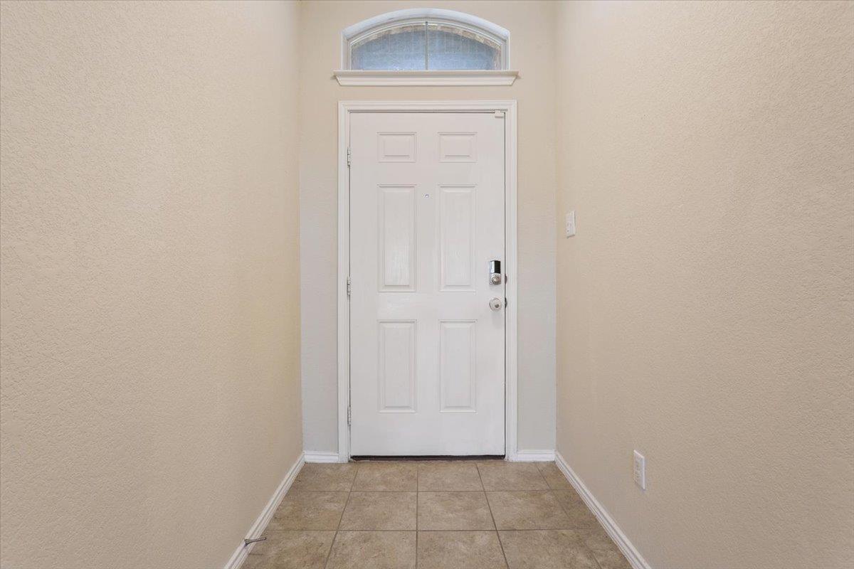 829 Ibis Falls Loop, Jarrell, TX 76537