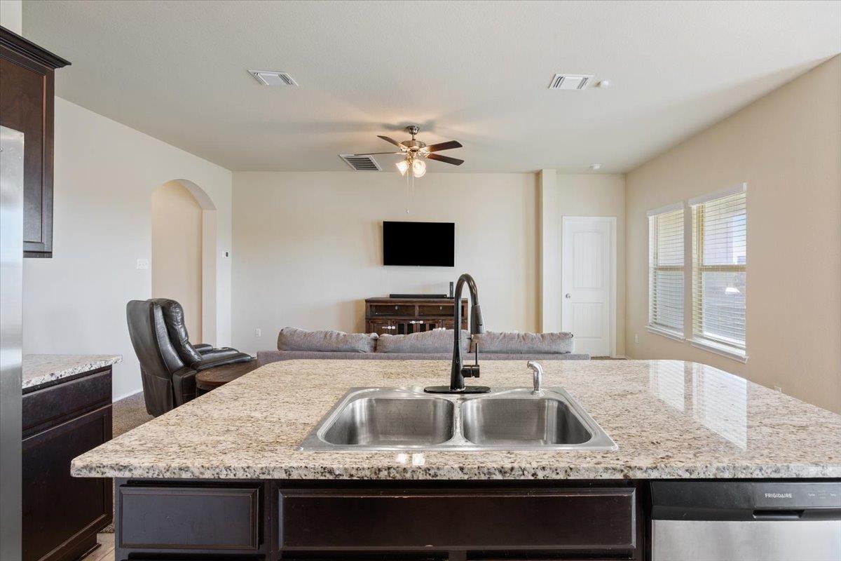 829 Ibis Falls Loop, Jarrell, TX 76537