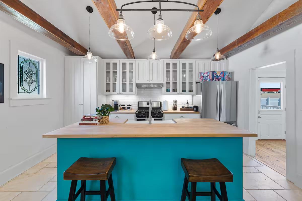 811 E Hempstead St, Giddings, TX 78942