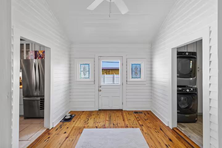 811 E Hempstead St, Giddings, TX 78942