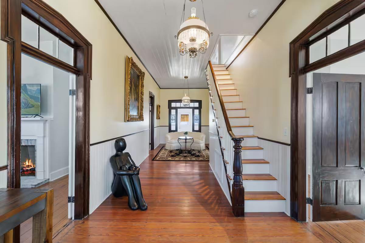 811 E Hempstead St, Giddings, TX 78942