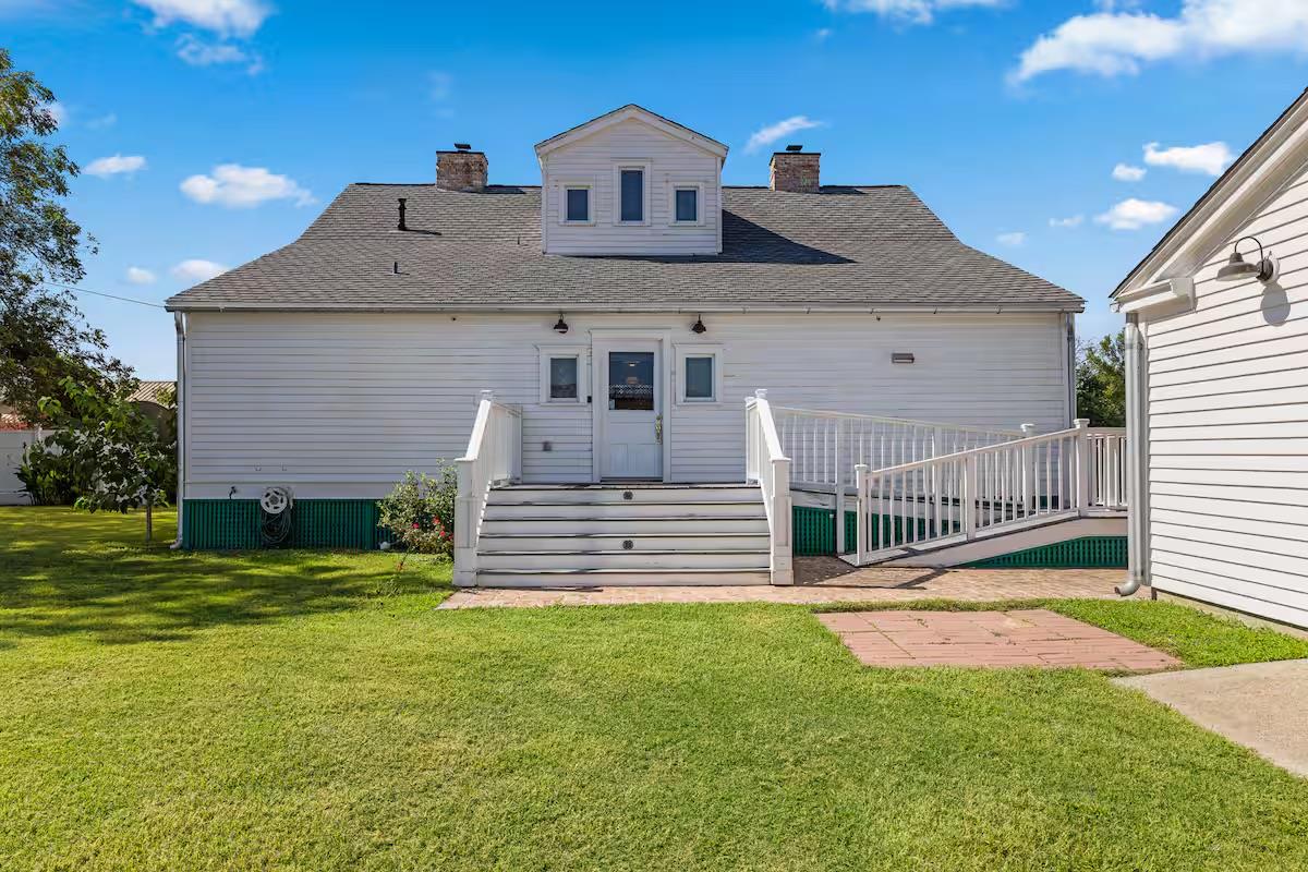 811 E Hempstead St, Giddings, TX 78942