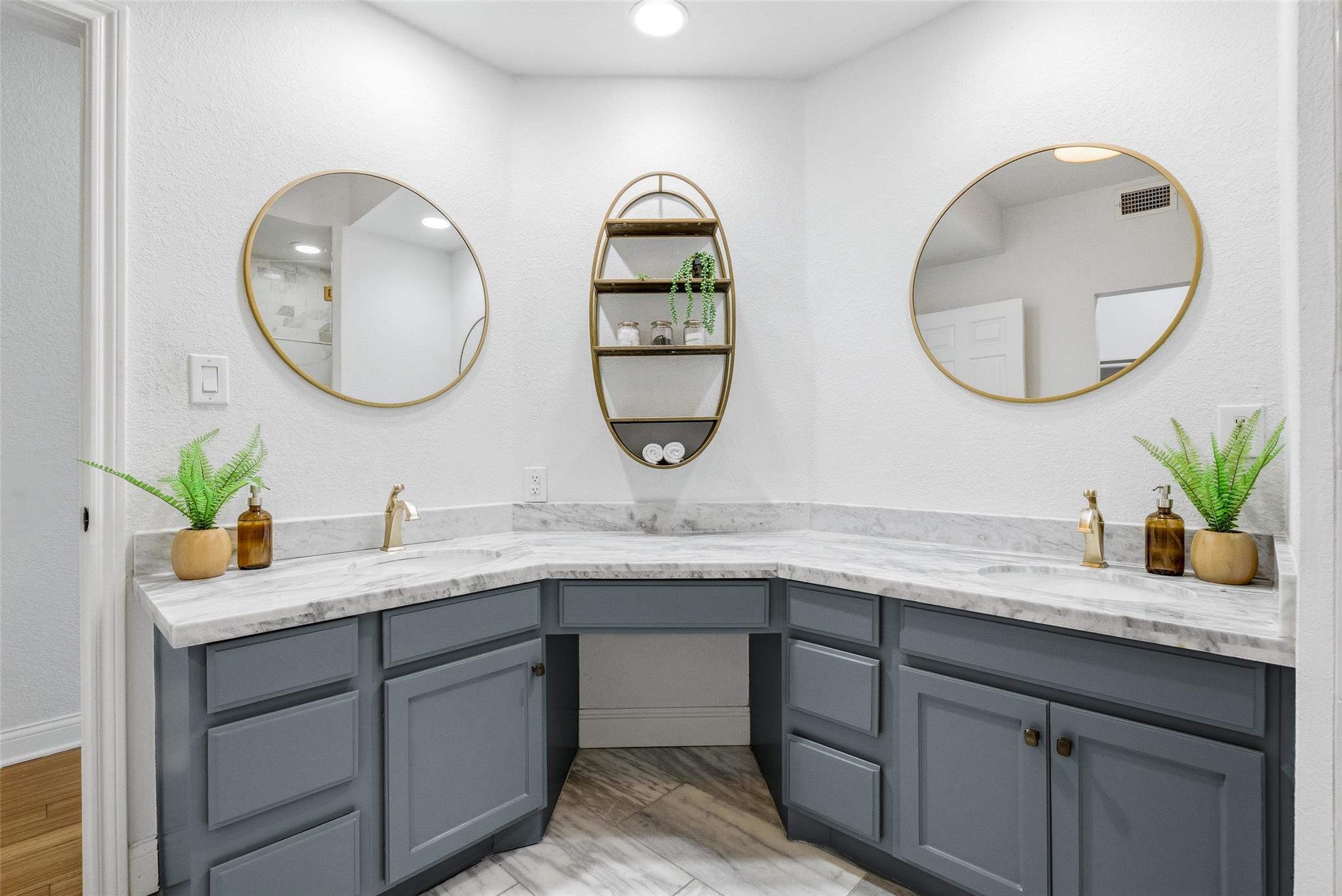 1000 Liberty Park Dr # 204, Austin, TX 78746