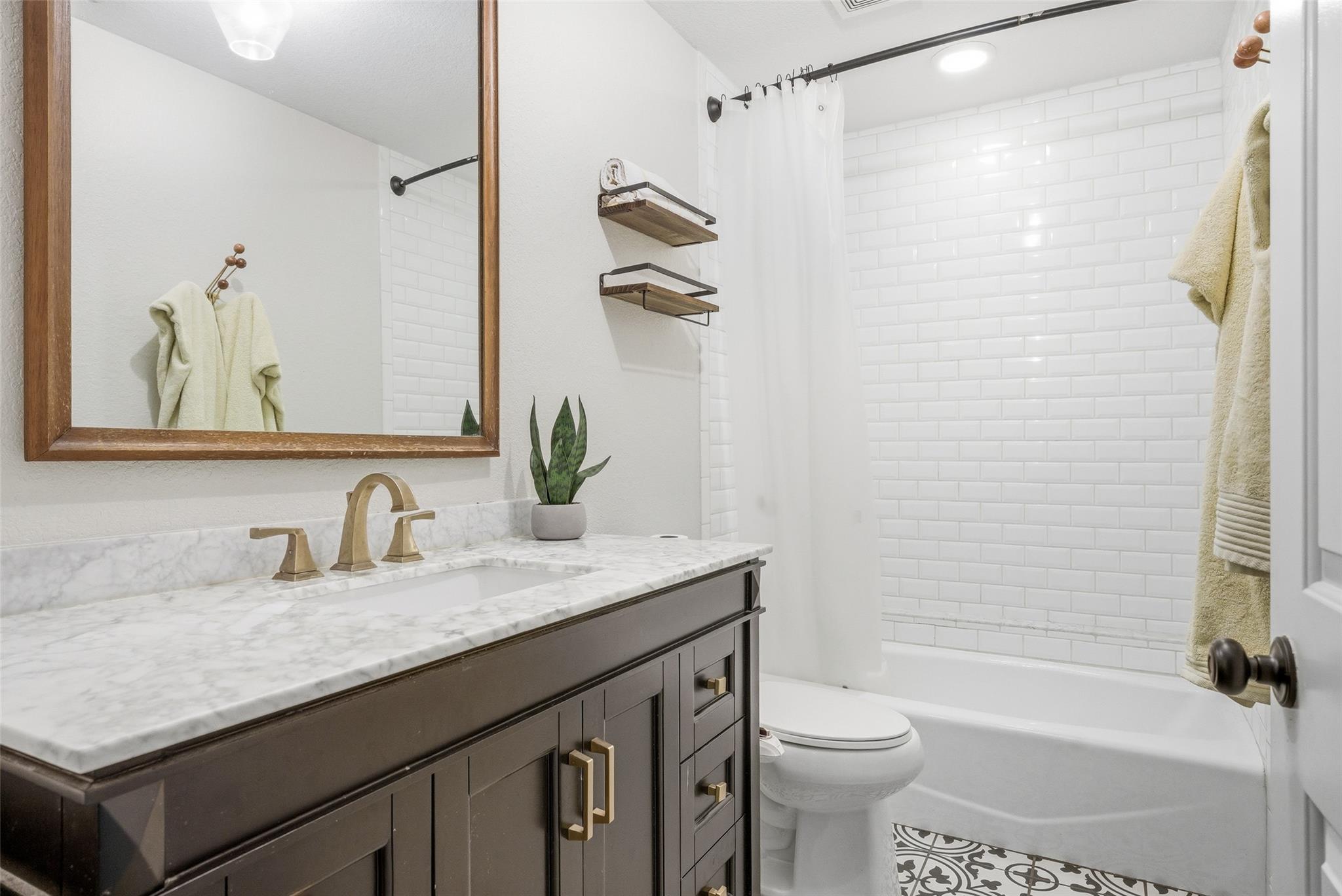 1000 Liberty Park Dr # 204, Austin, TX 78746