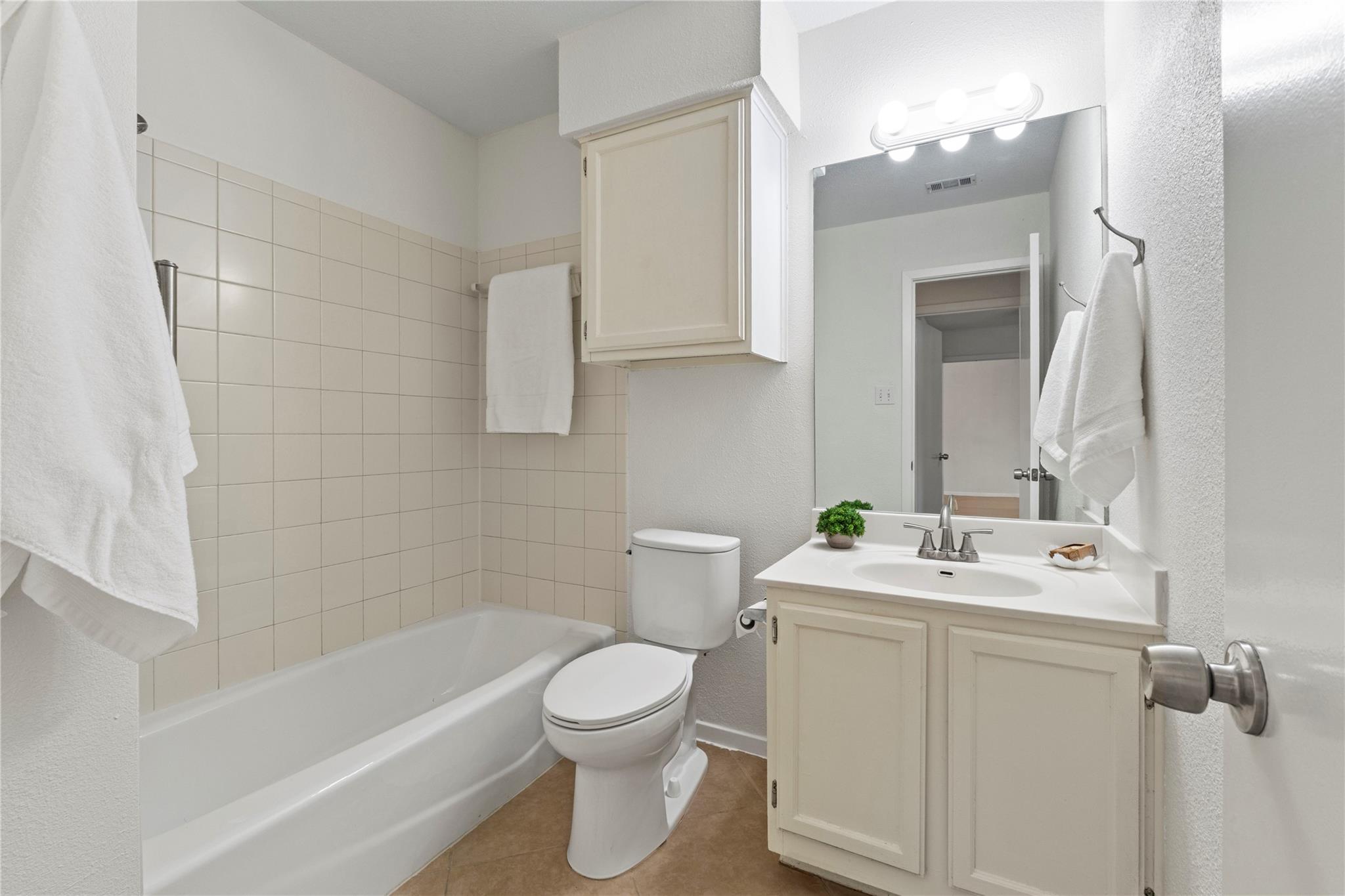 8411 Bargamin Dr, Austin, TX 78736