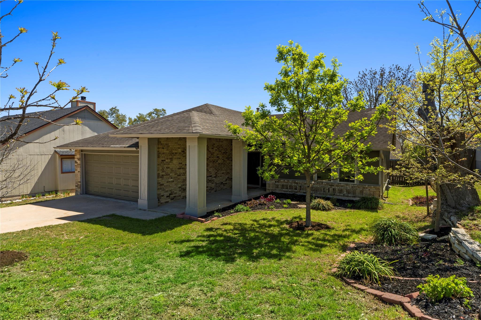 8411 Bargamin Dr, Austin, TX 78736