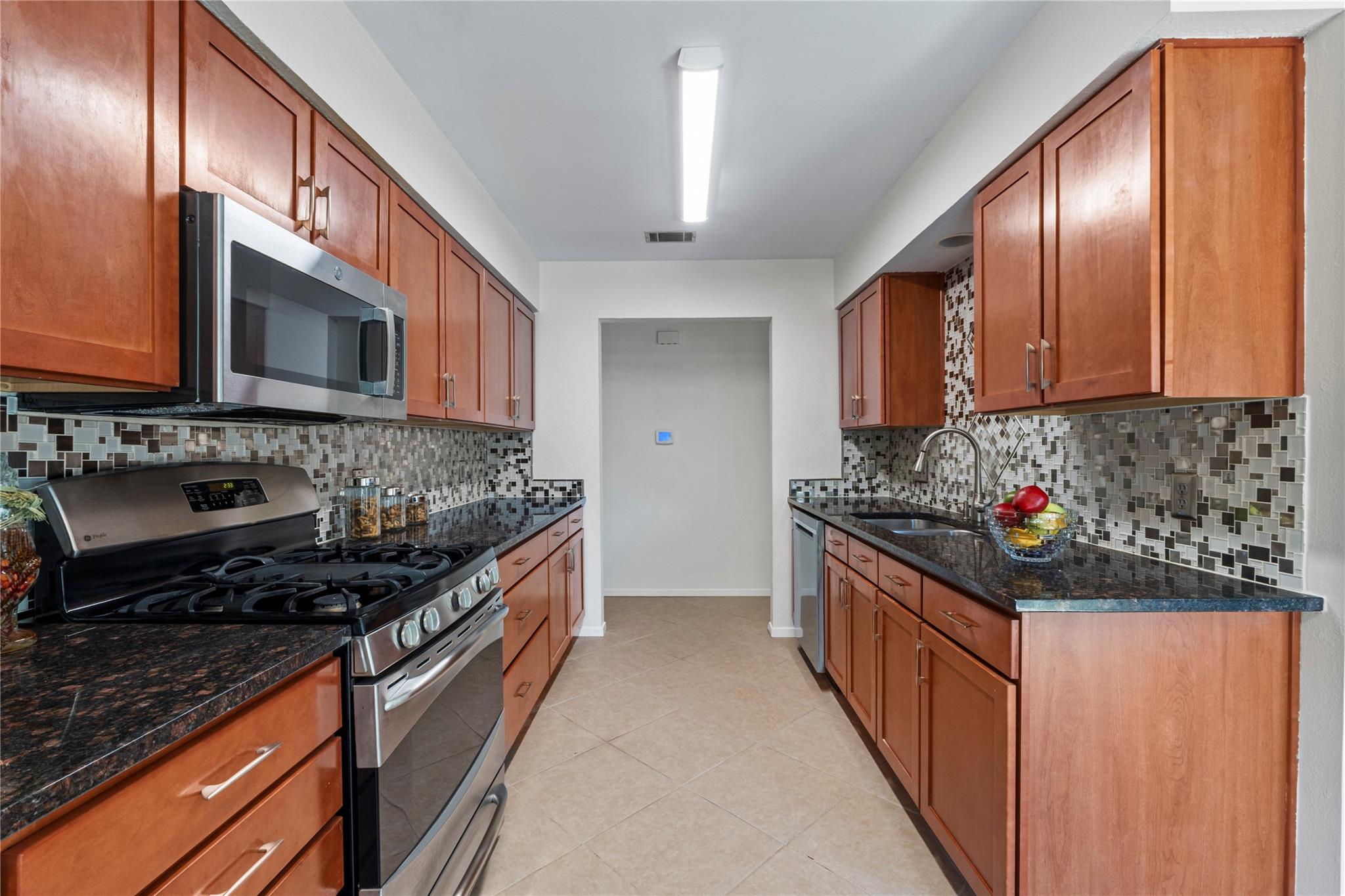 8411 Bargamin Dr, Austin, TX 78736