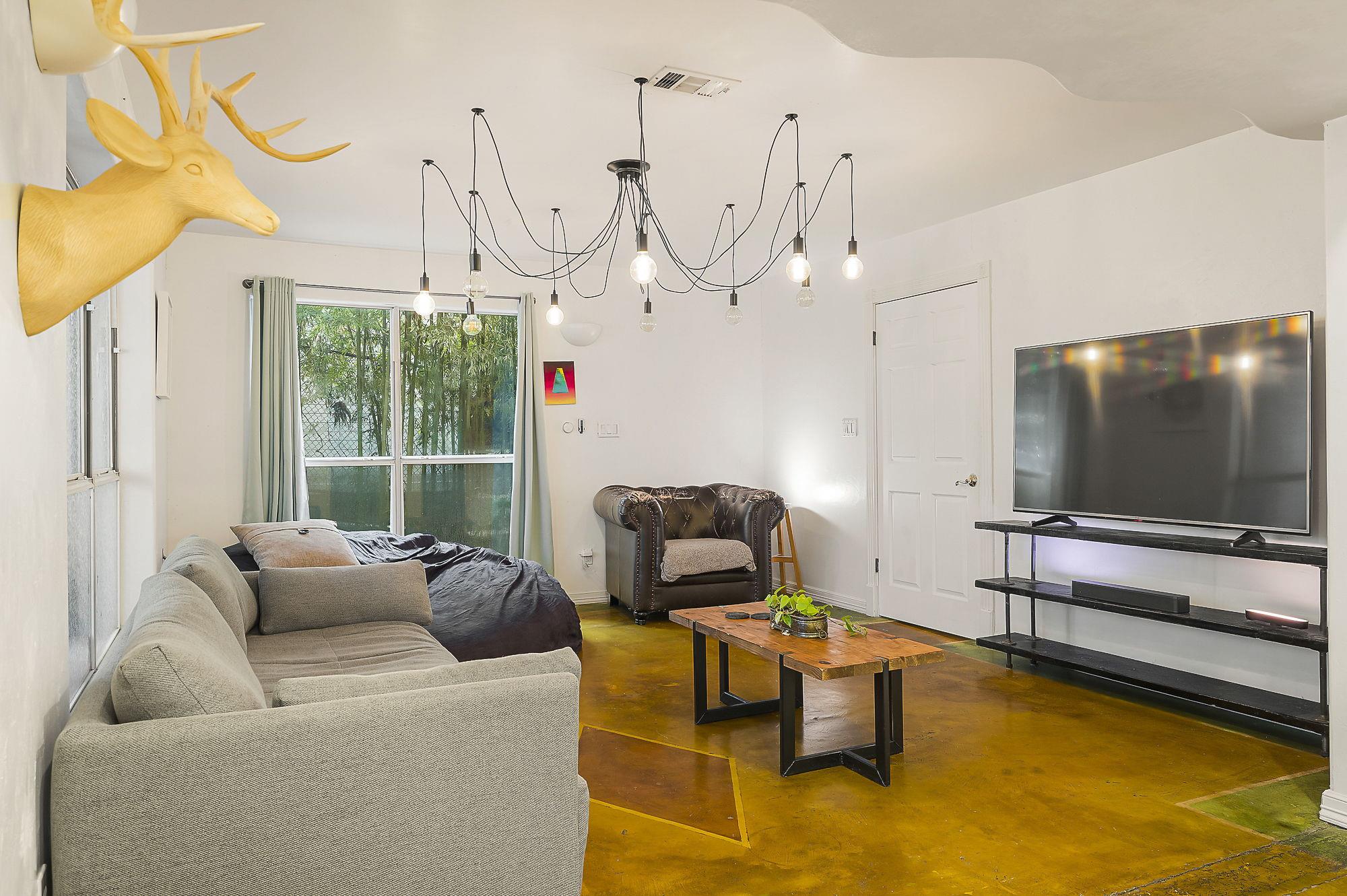 1007 E 8th St, Austin, TX 78702