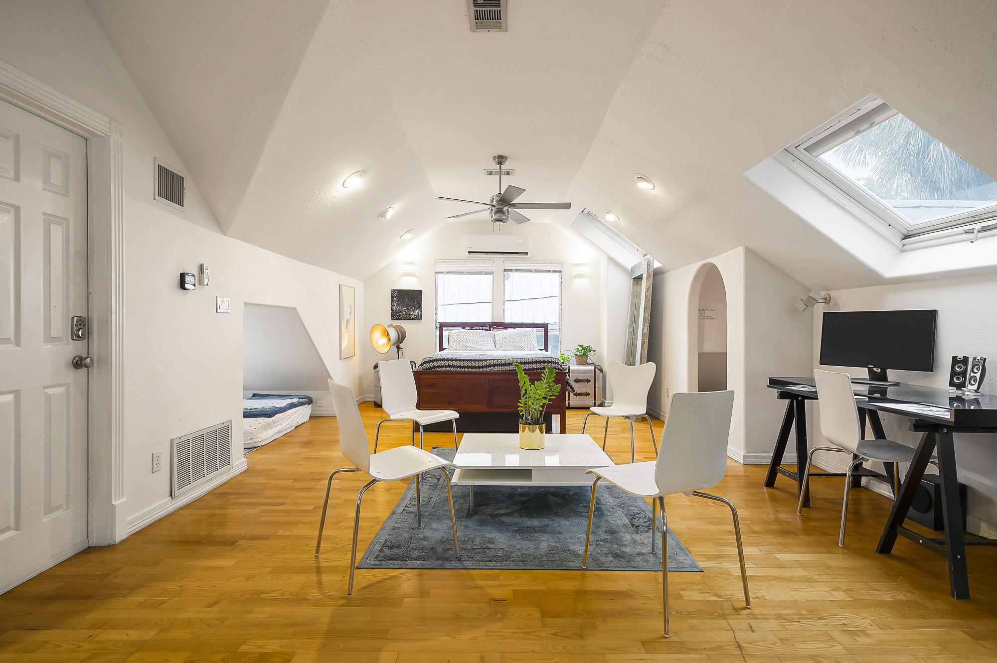 1007 E 8th St, Austin, TX 78702