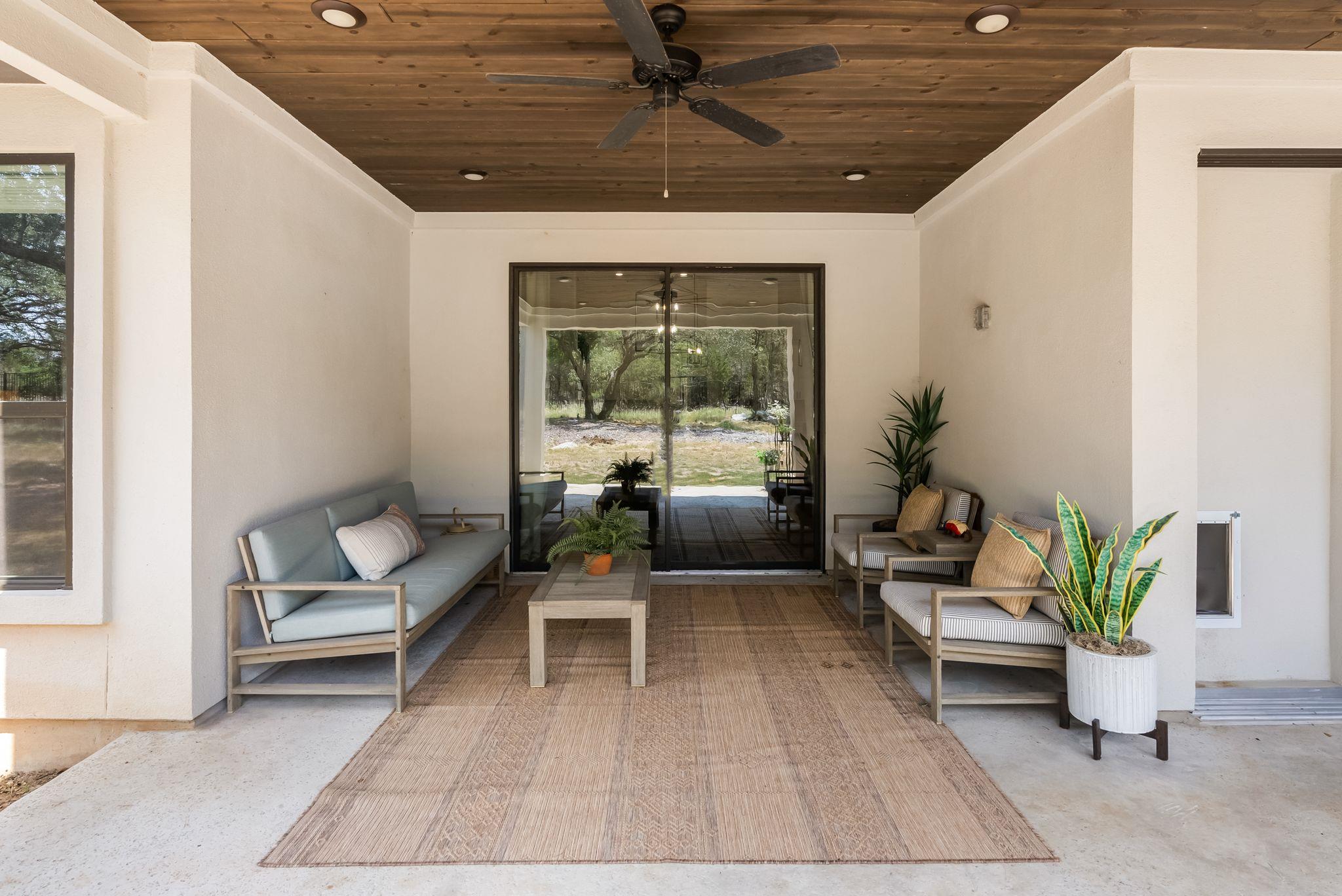 204 Love Creek Ct, Spicewood, TX 78669