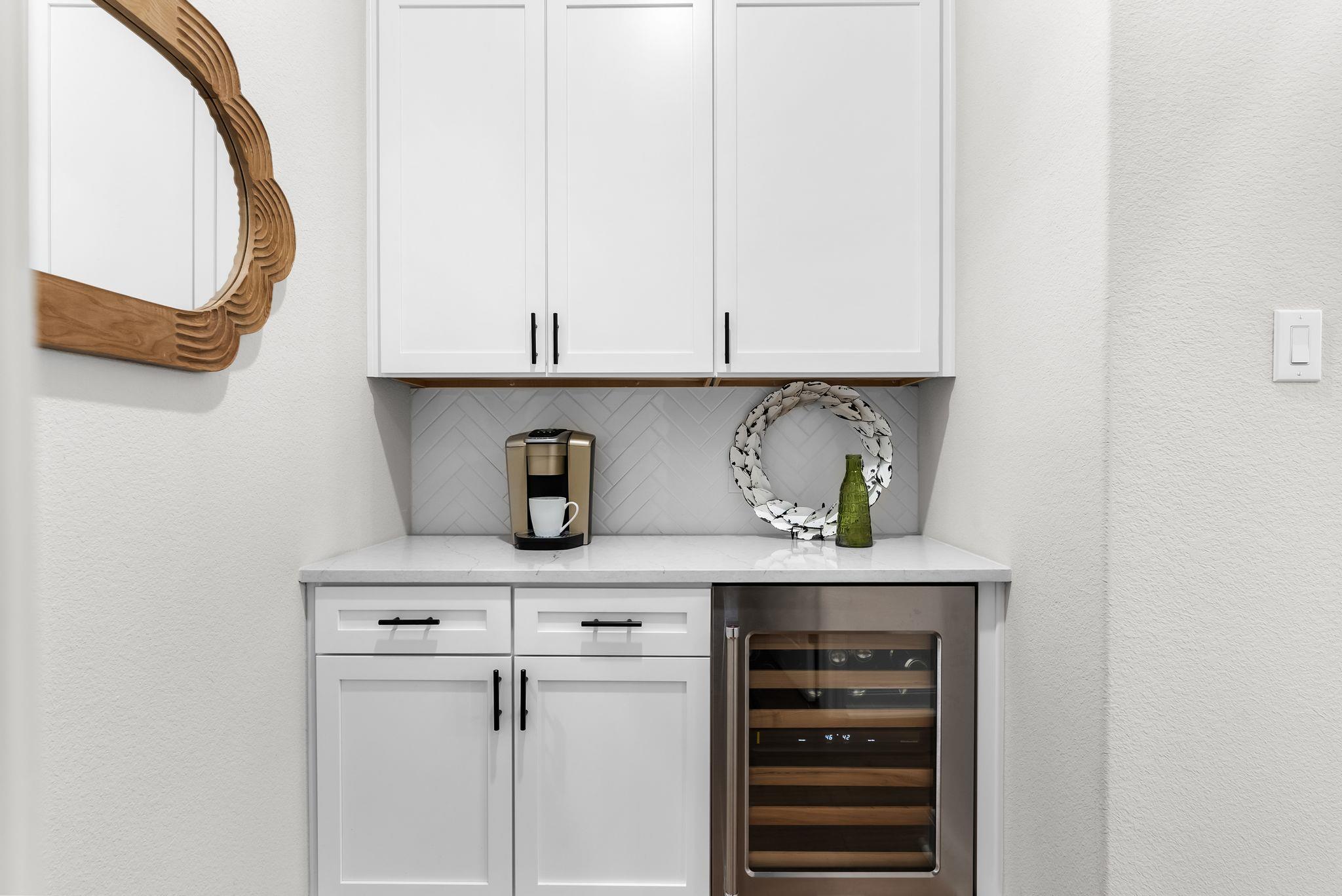 204 Love Creek Ct, Spicewood, TX 78669