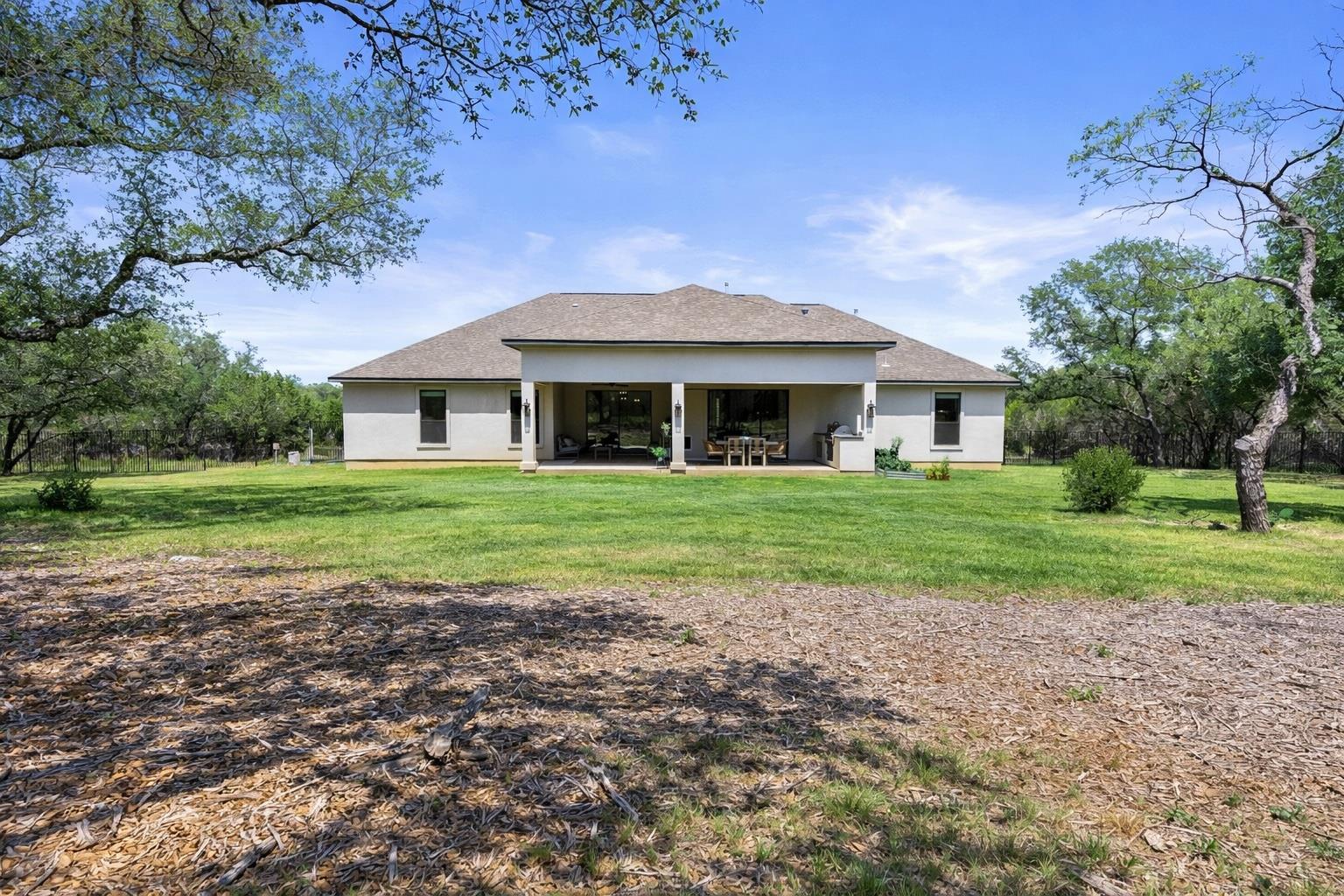 204 Love Creek Ct, Spicewood, TX 78669