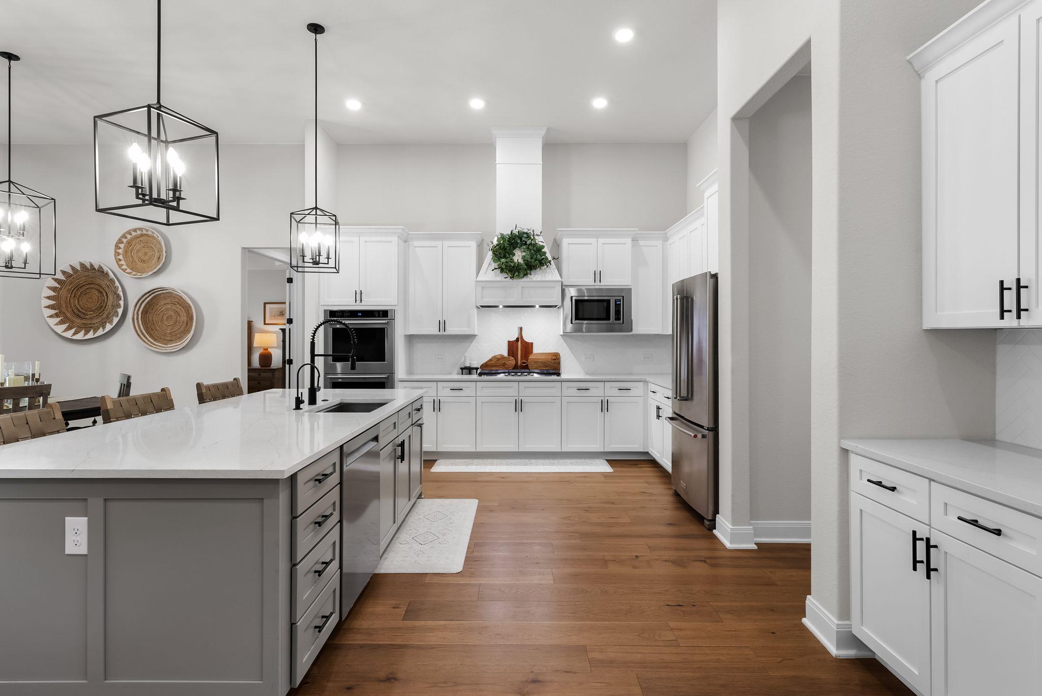 204 Love Creek Ct, Spicewood, TX 78669