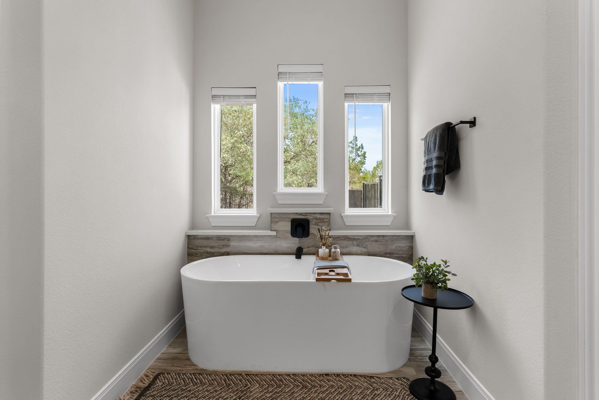 204 Love Creek Ct, Spicewood, TX 78669