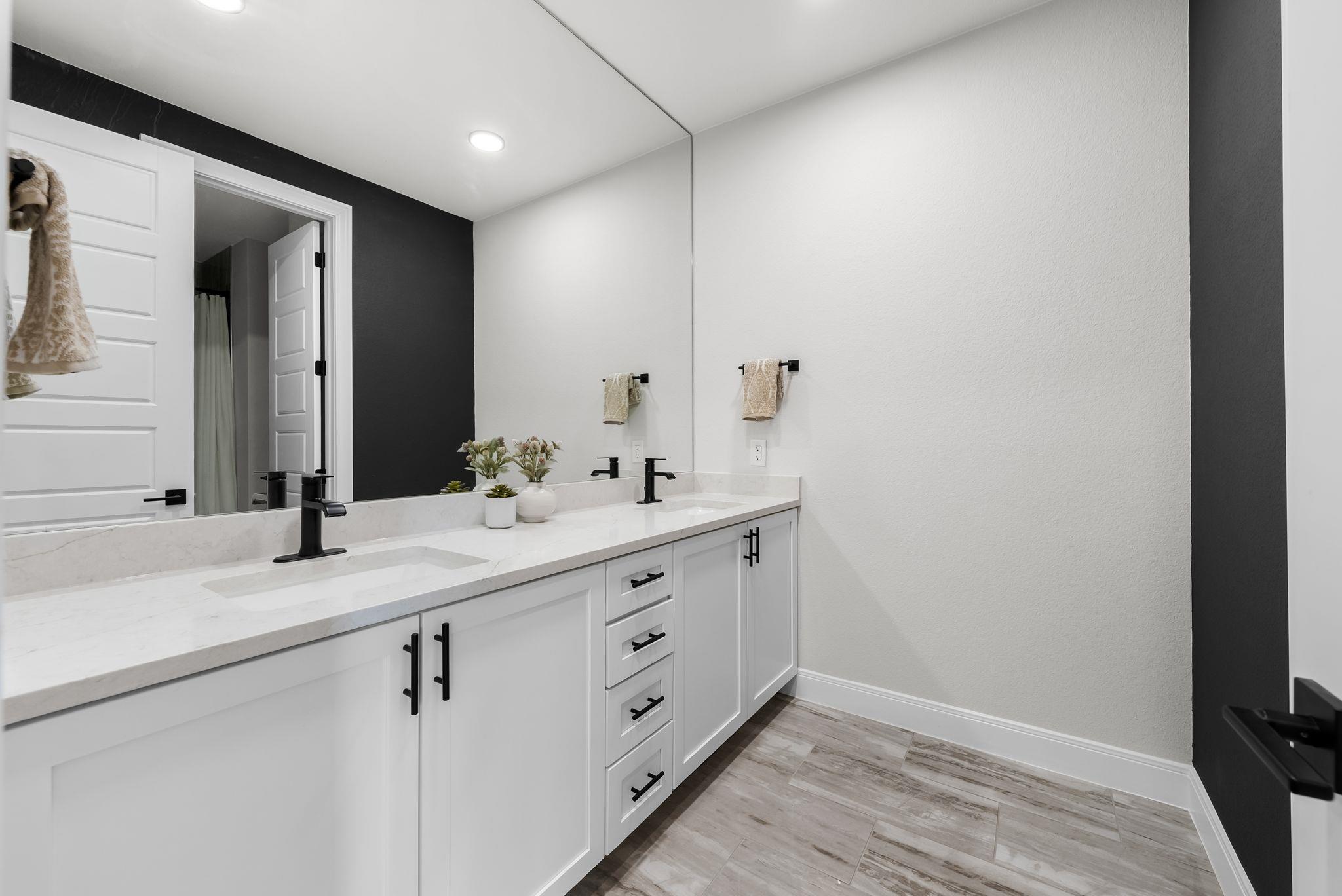 204 Love Creek Ct, Spicewood, TX 78669