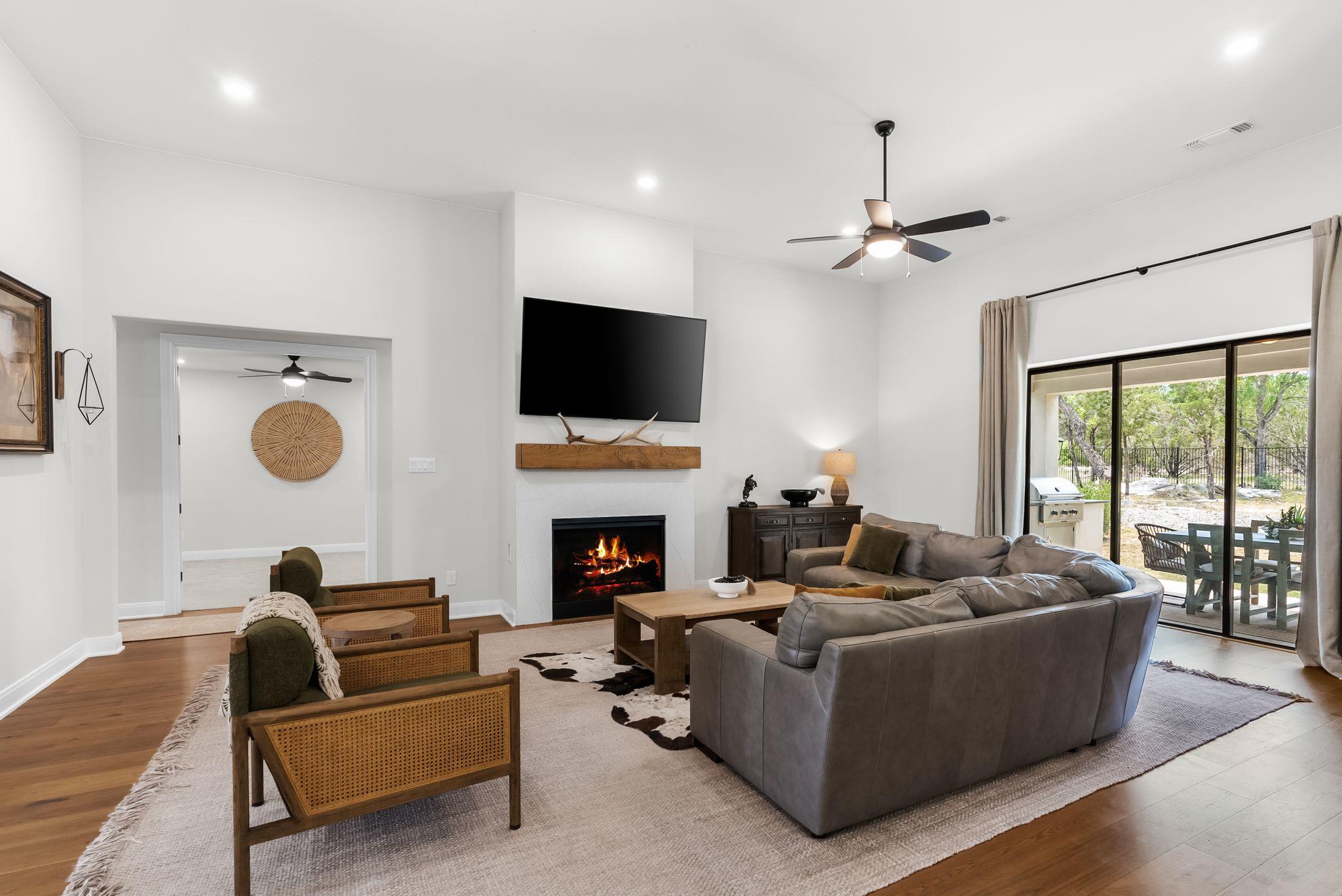 204 Love Creek Ct, Spicewood, TX 78669