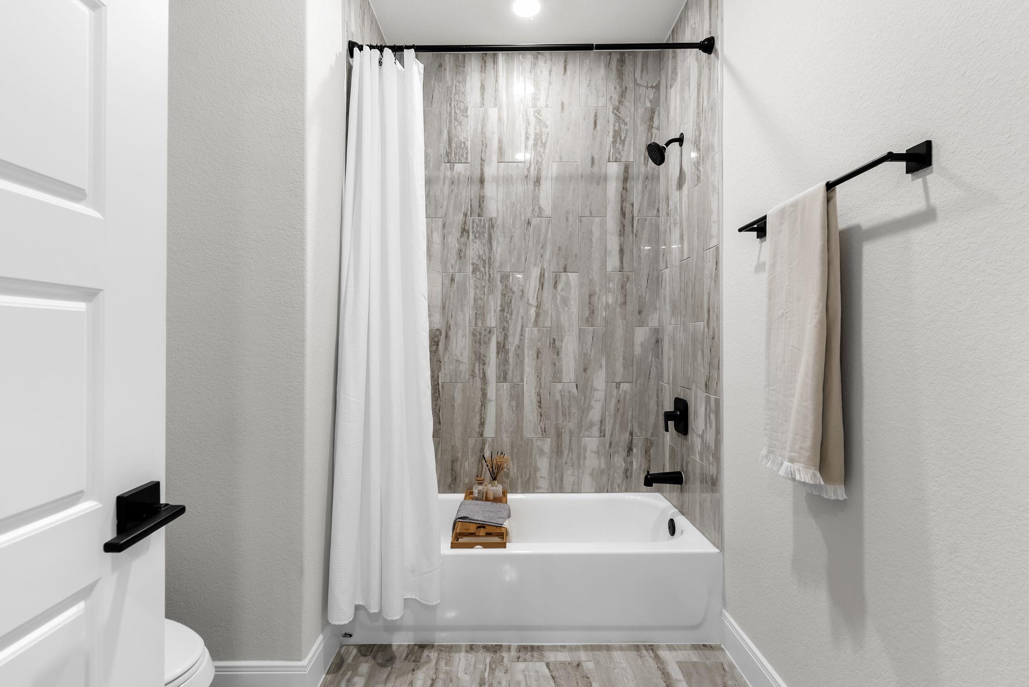 204 Love Creek Ct, Spicewood, TX 78669