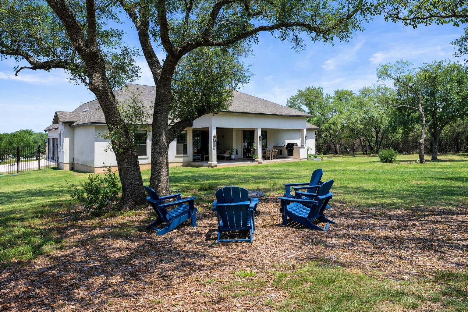 204 Love Creek Ct, Spicewood, TX 78669
