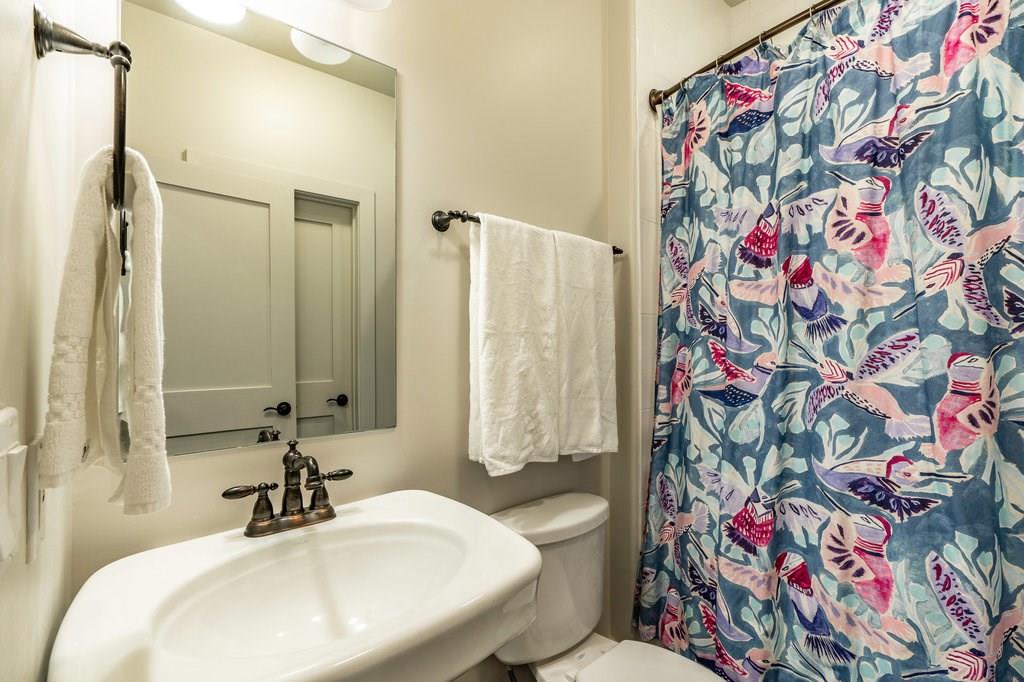 206 E Live Oak St # F, Austin, TX 78704