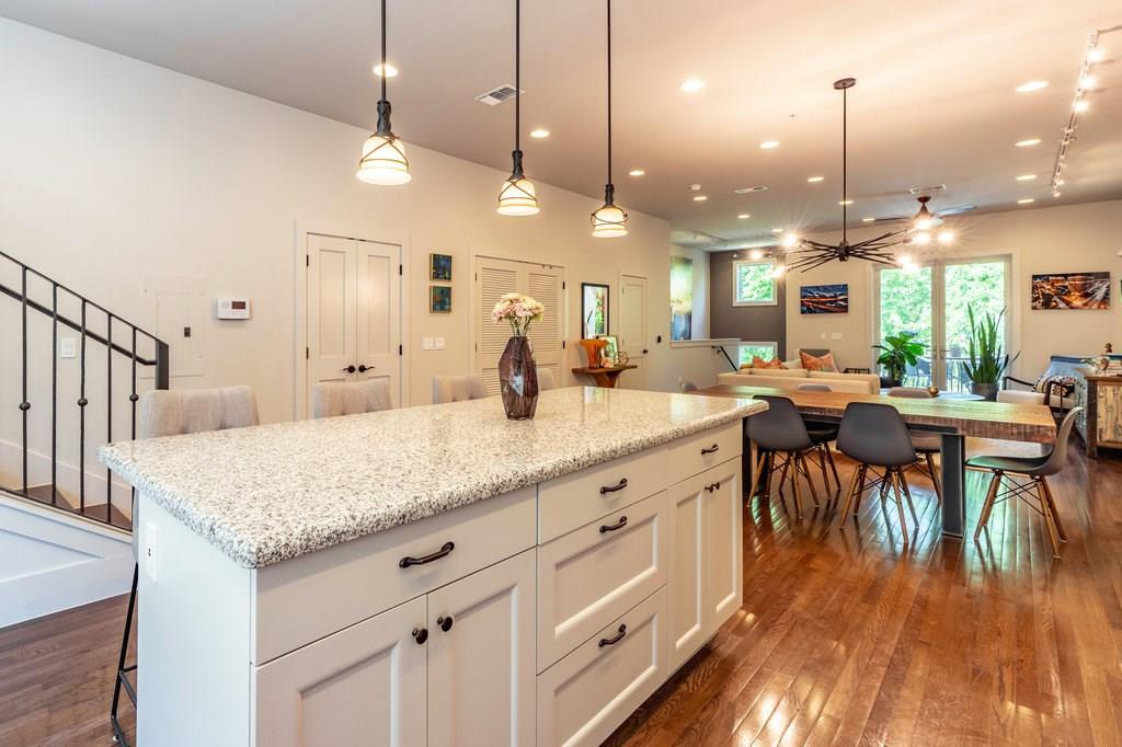 206 E Live Oak St # F, Austin, TX 78704