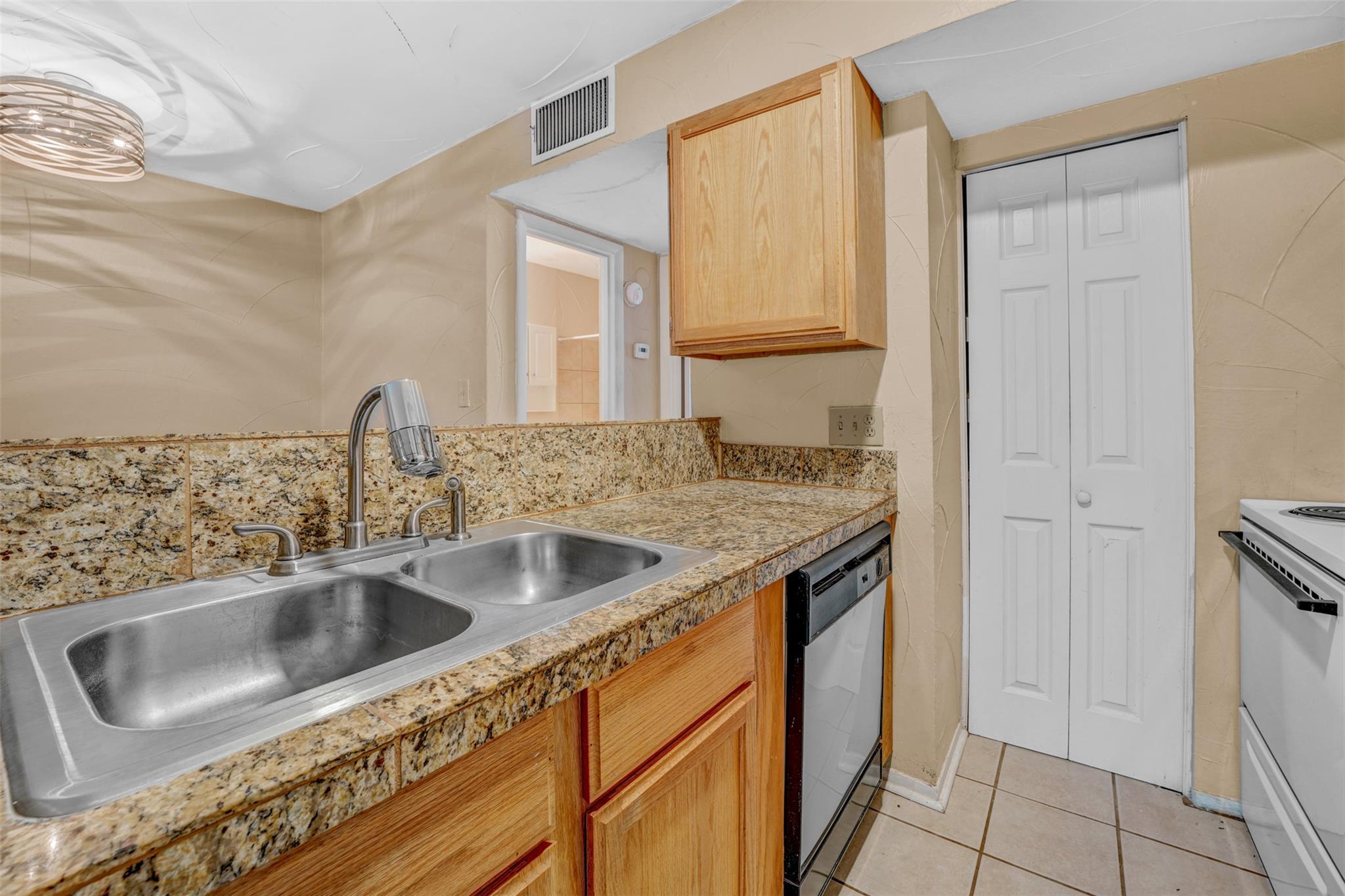 3018 S 1st St # 110, Austin, TX 78704