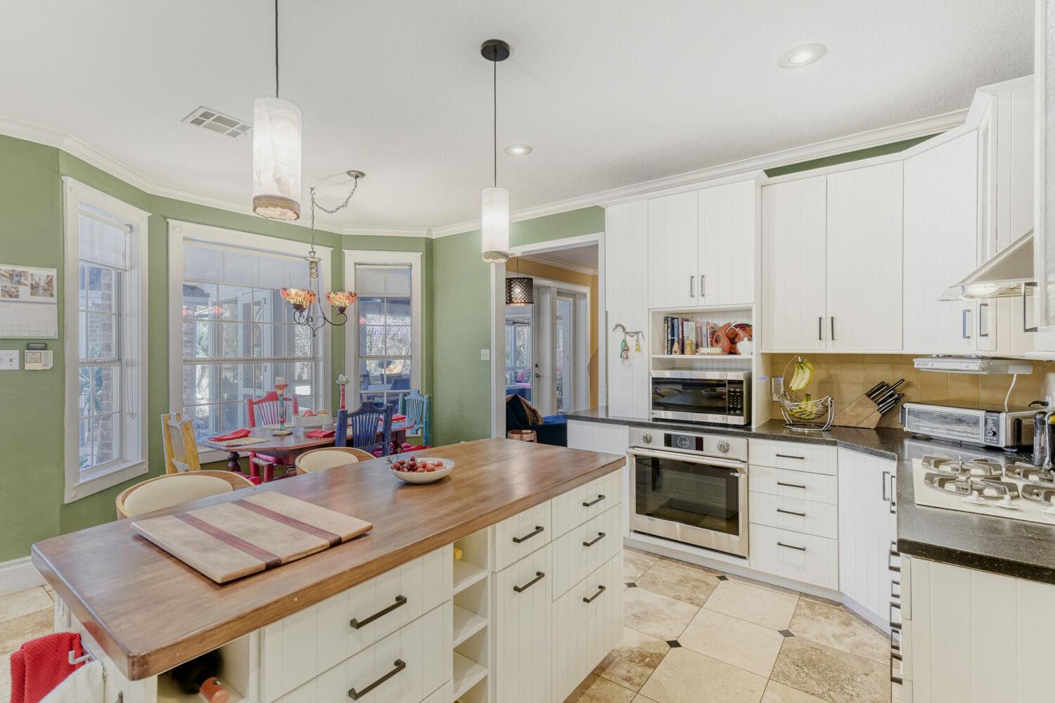 6925 Robert Dixon Dr, Austin, TX 78749