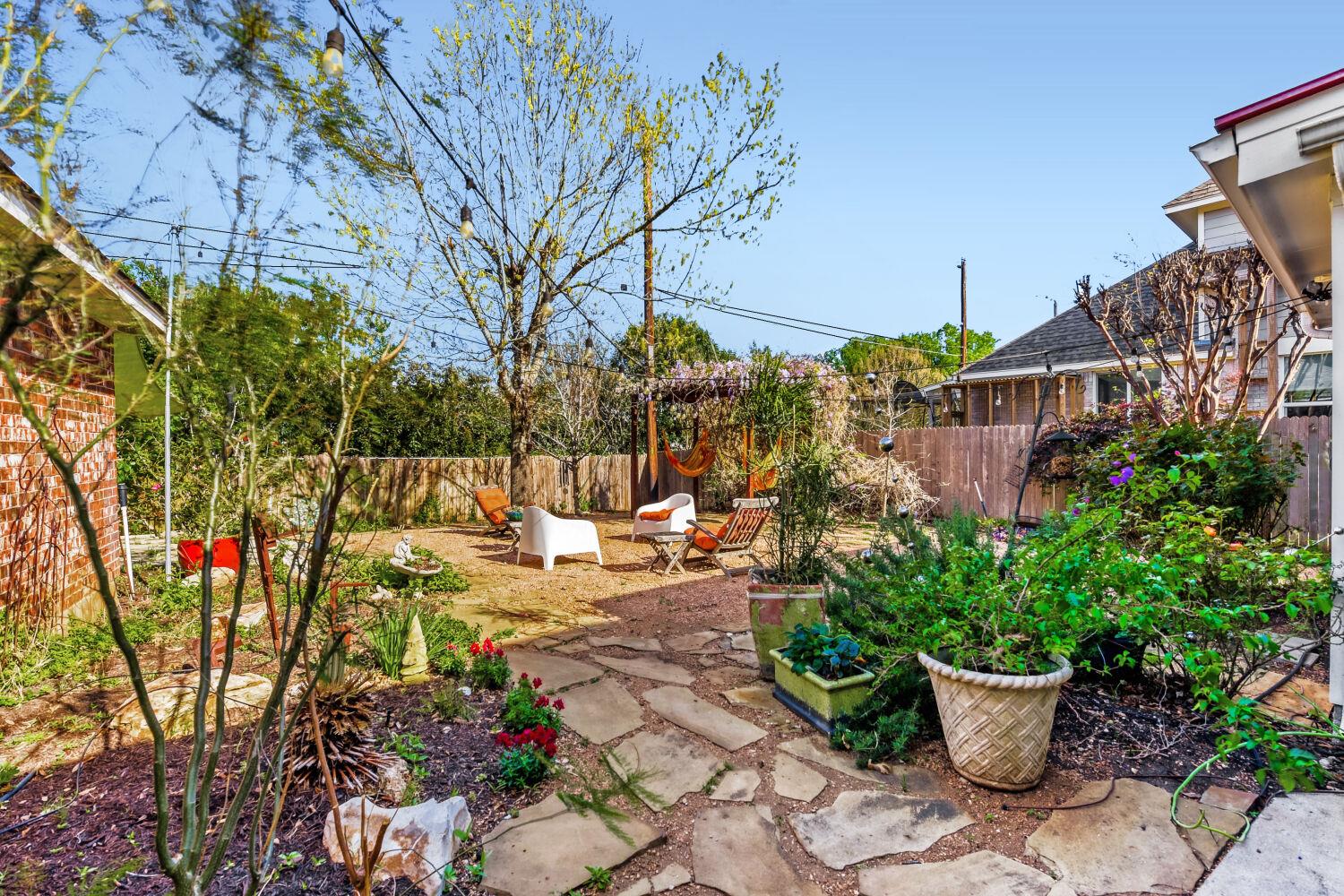 6925 Robert Dixon Dr, Austin, TX 78749