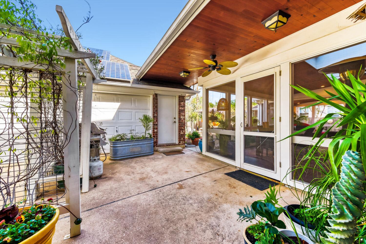 6925 Robert Dixon Dr, Austin, TX 78749