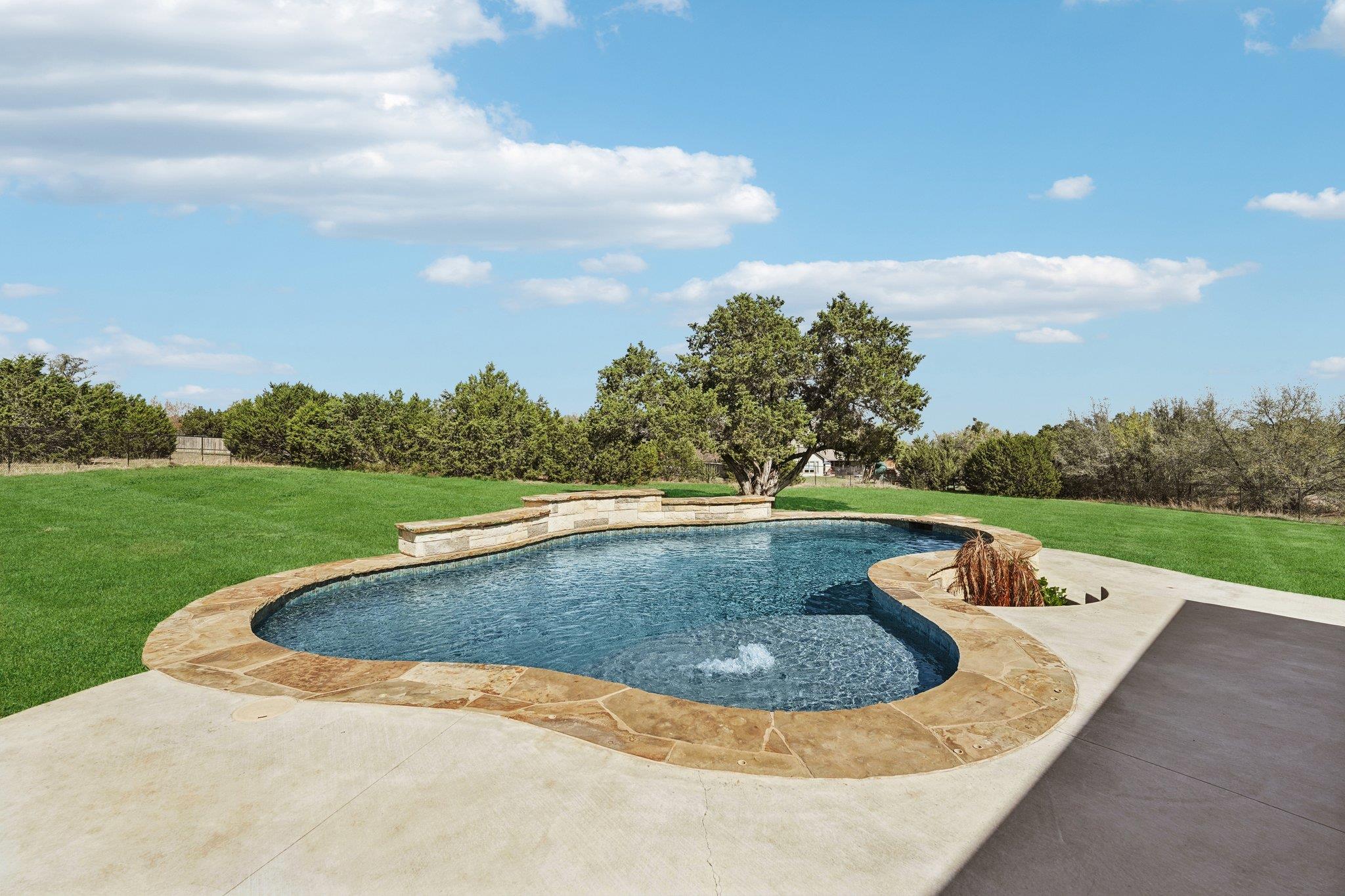 124 Sunrise Cir, Liberty Hill, TX 78642