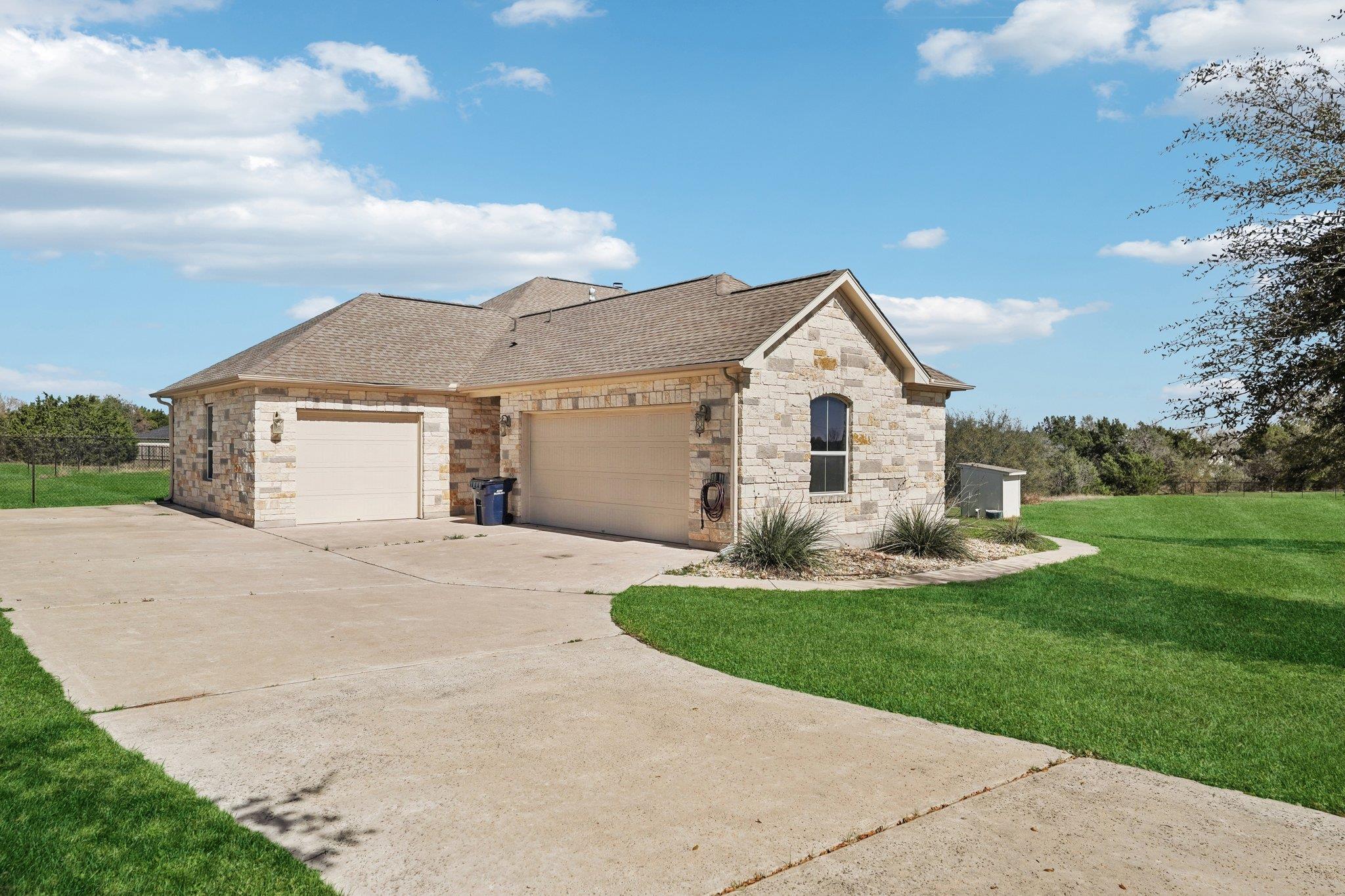 124 Sunrise Cir, Liberty Hill, TX 78642