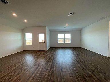 601 Chickasaw Ln, Hutto, TX 78634