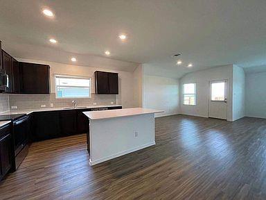 601 Chickasaw Ln, Hutto, TX 78634