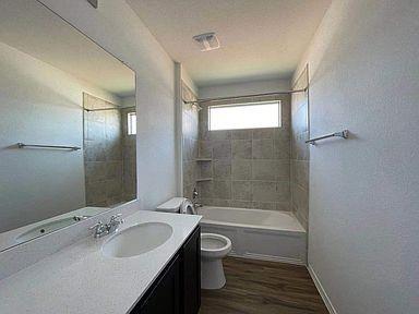 601 Chickasaw Ln, Hutto, TX 78634