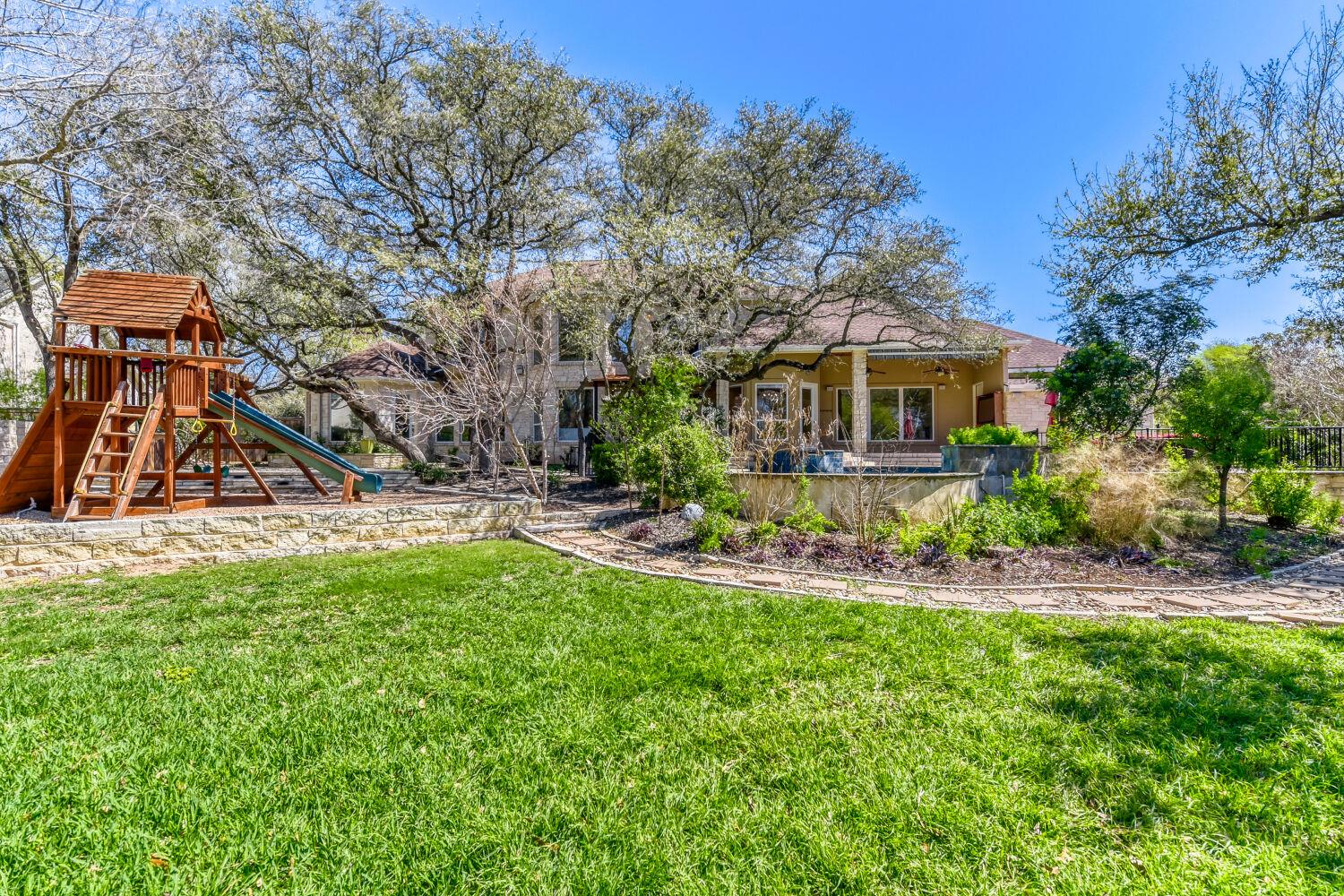 3704 Kenora Ct, Austin, TX 78738