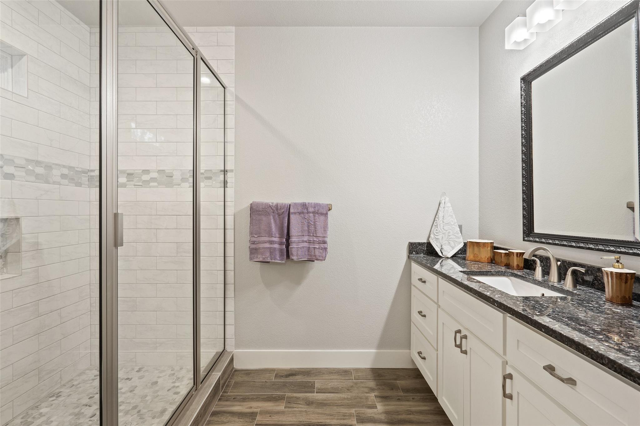 414 Gregg Dr, Spicewood, TX 78669