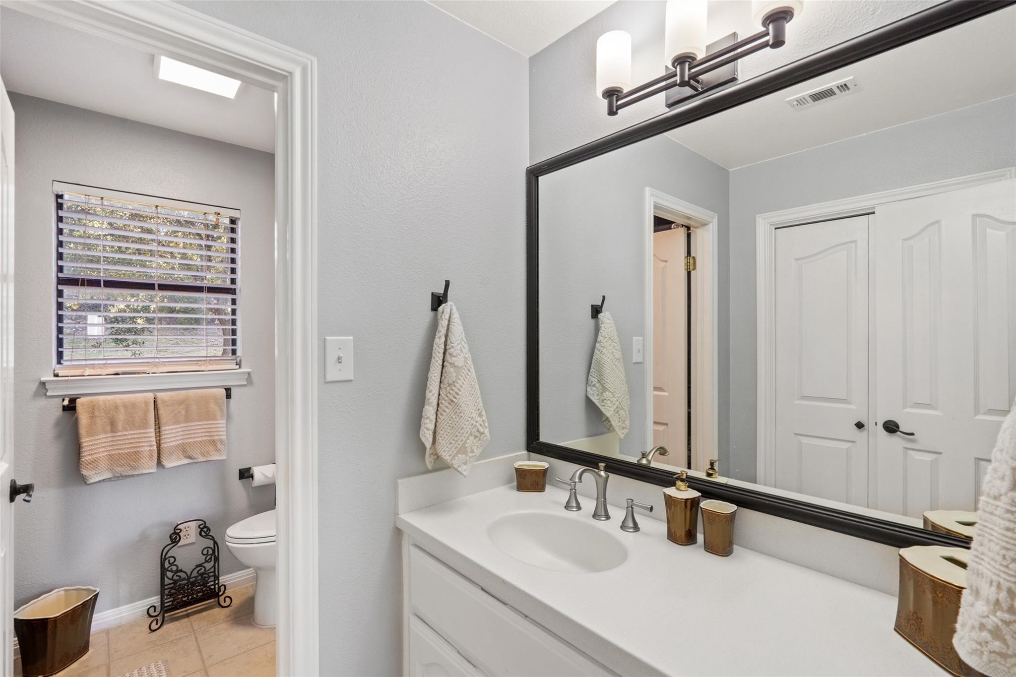 414 Gregg Dr, Spicewood, TX 78669