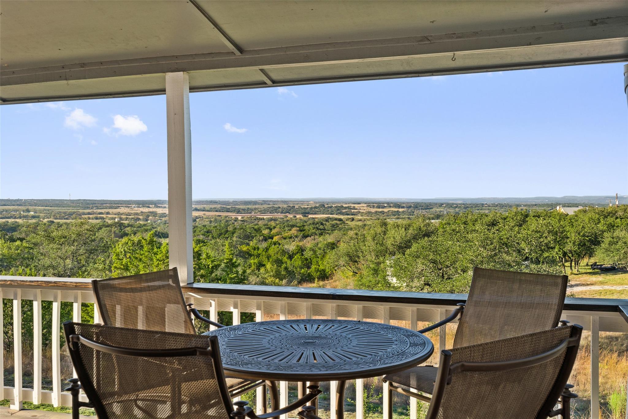 414 Gregg Dr, Spicewood, TX 78669