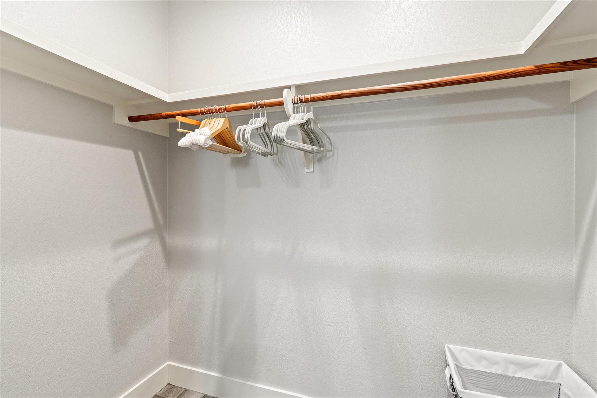 414 Gregg Dr, Spicewood, TX 78669