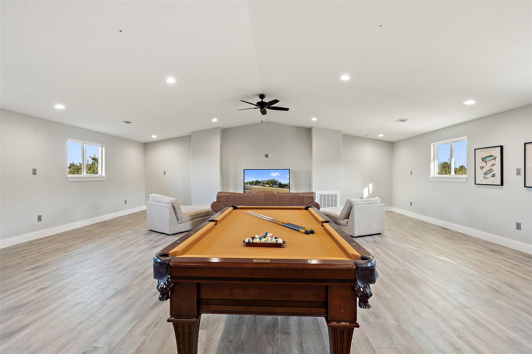 414 Gregg Dr, Spicewood, TX 78669